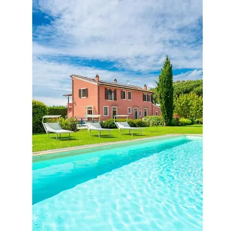 Rossa Large Private Pool Wifi Pisa