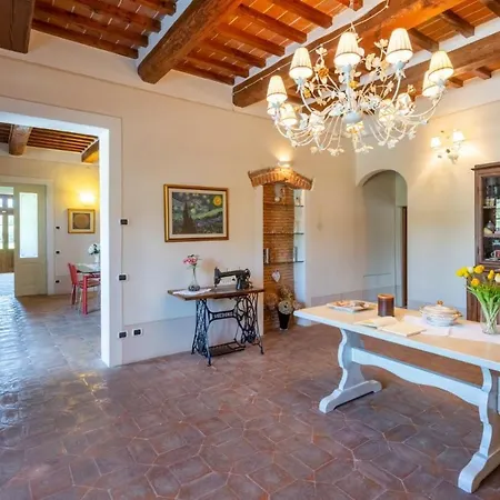 Rossa Villa Pisa