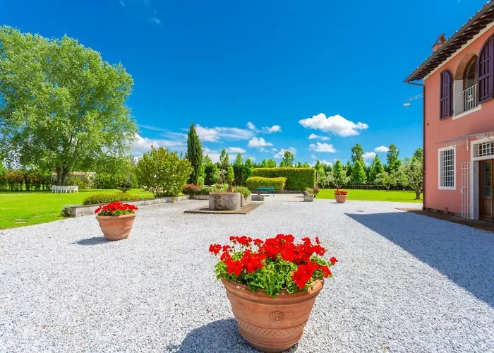 Rossa Large Private Pool Wifi